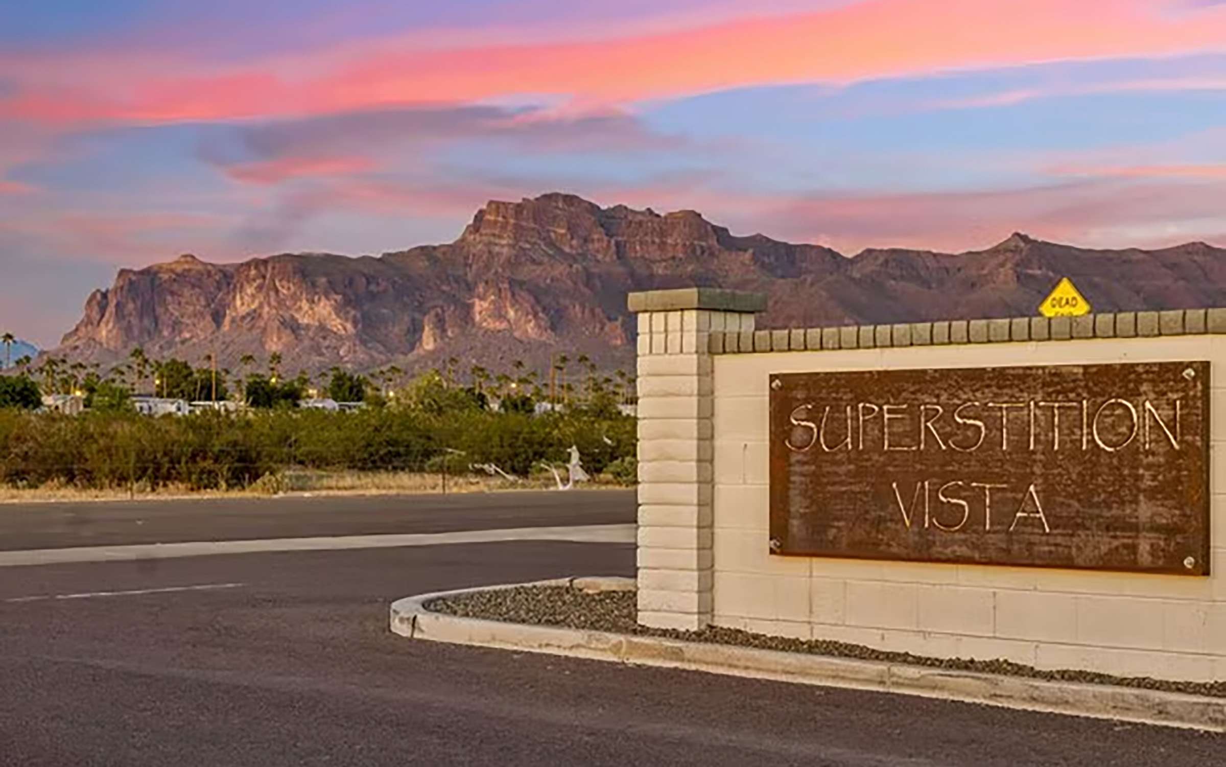 Neighborhood sign for Superstition Vista